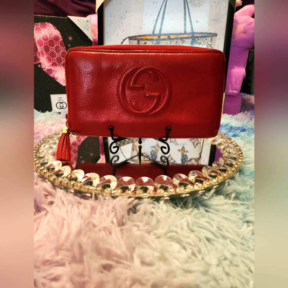 Gucci Soho Long Red Zippy Wallet